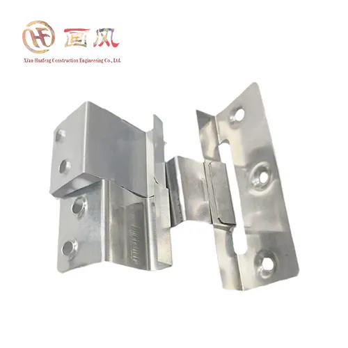 Skryté spojovací prvky kovové střechy se stojatou drážkou